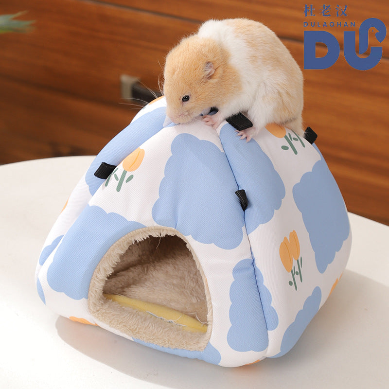 Ventilated and breathable golden hamster den